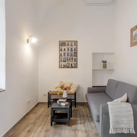 Tenuta La Chiusa Çiftlik konaklama *